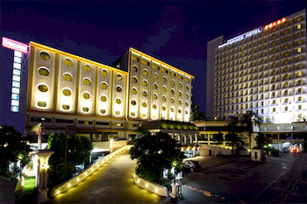 Legacy Hotel Bangkok Sukhumvit Exterior foto